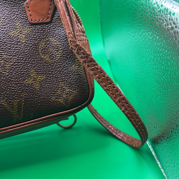 Vintage Louis Vuitton Pouchette Wristlet - Picture 6 of 15